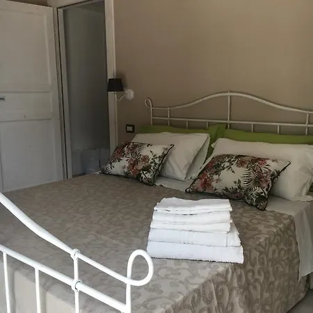 Bed & Breakfast Il Pomo D'oro - Daily Hygienized 3*