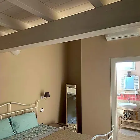 Agrib&b Il Pomo D'oro Bed & Breakfast 3*